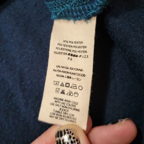 WeāTheāFreeĀ BlueāVelvetāTunic - Picture 7 of 7